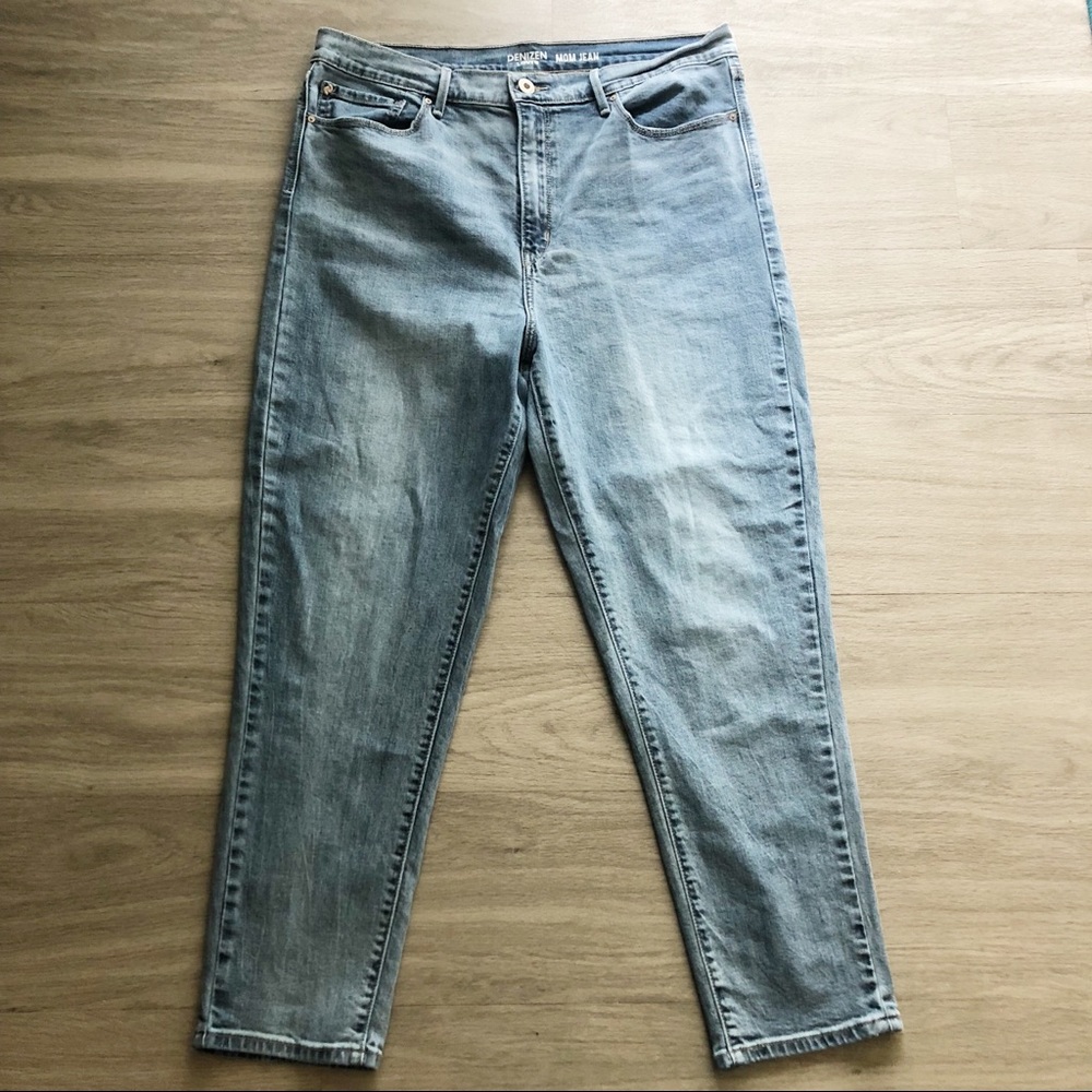 Denizen Levi’s Mom Jean Straight Leg